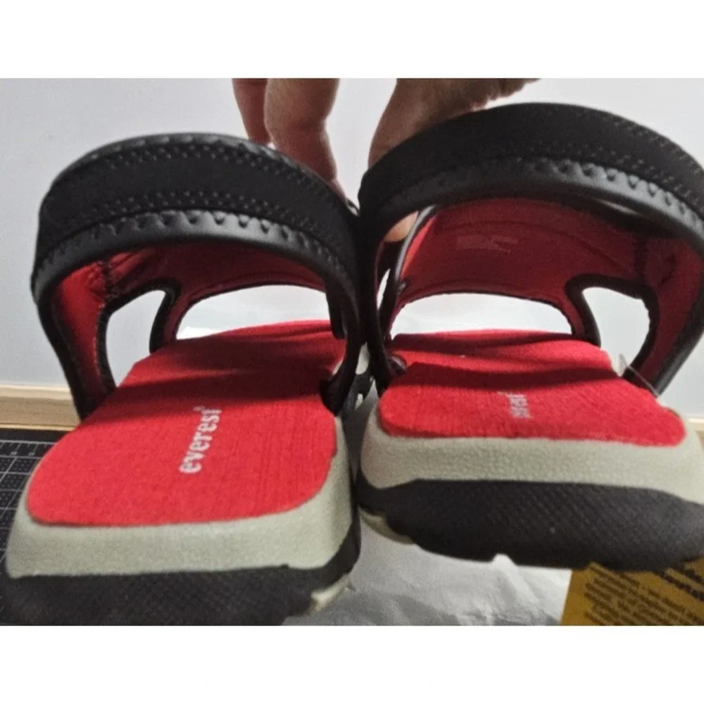 EVEREST Youth big kid Sz 3 textile upper sandals‎ red black cushioned